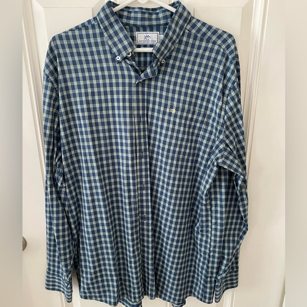 EUC Southern Tide Intercostal Button Down